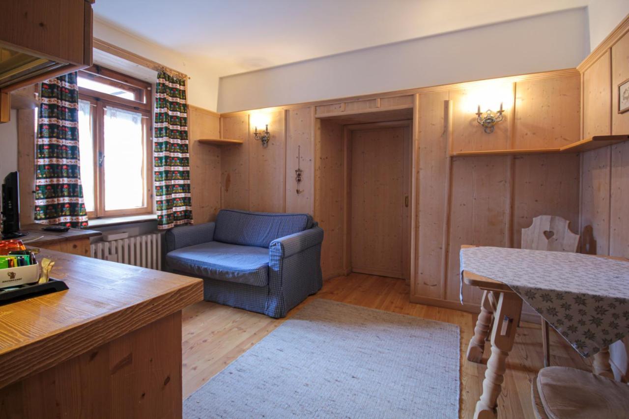 Hotel Villa Alpina ***S กอร์ตินาดัมเปซโซ ภายนอก รูปภาพ