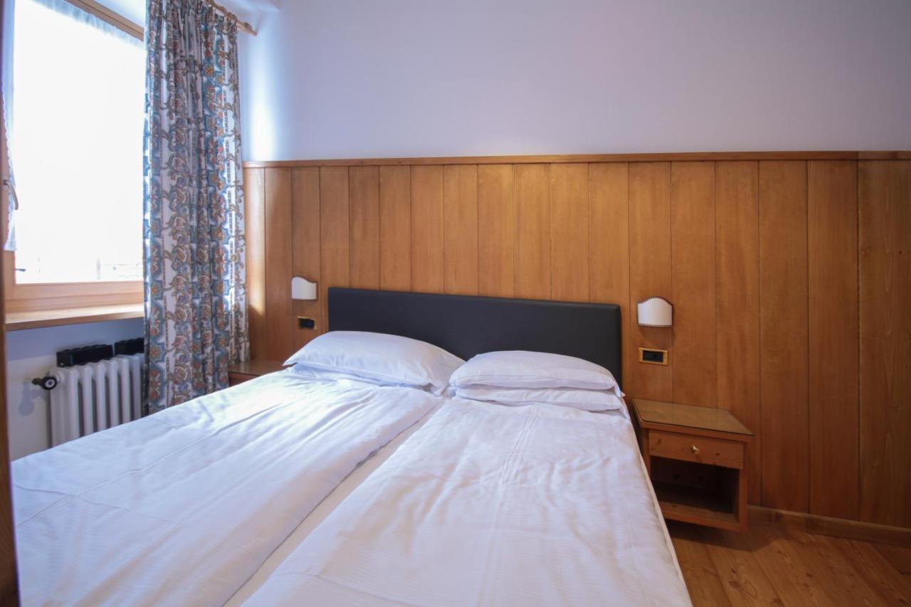 Hotel Villa Alpina ***S กอร์ตินาดัมเปซโซ ภายนอก รูปภาพ