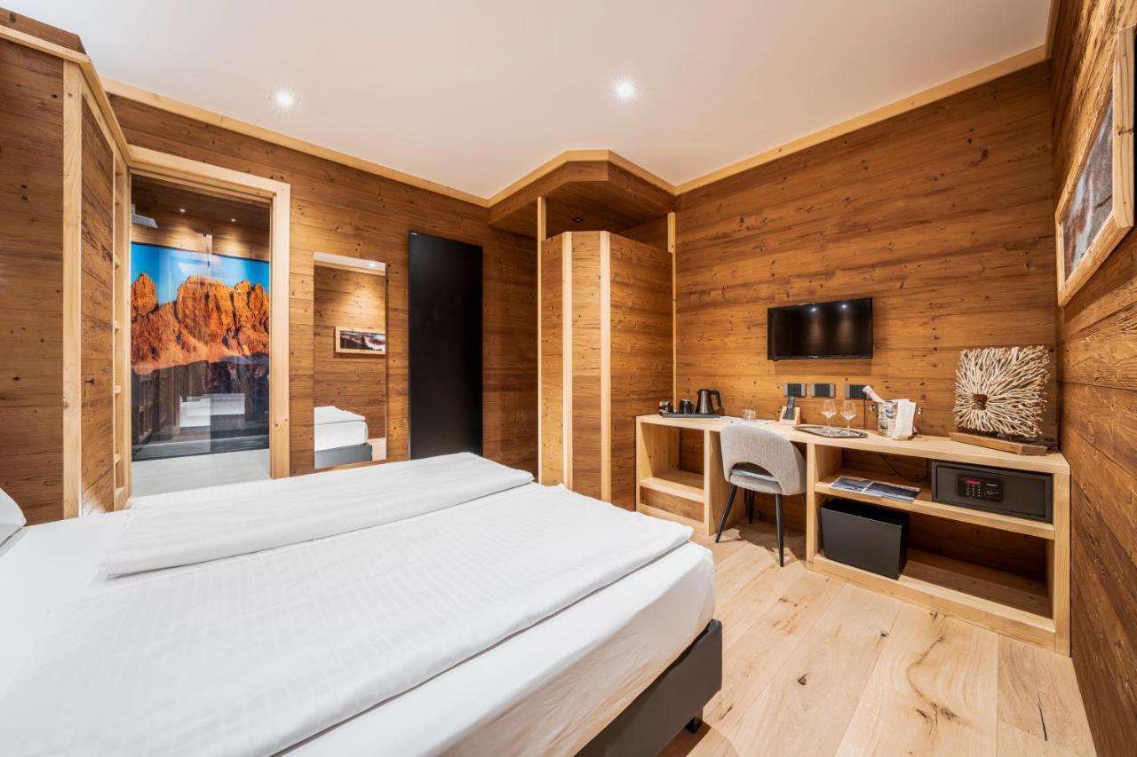 Hotel Villa Alpina ***S กอร์ตินาดัมเปซโซ ภายนอก รูปภาพ