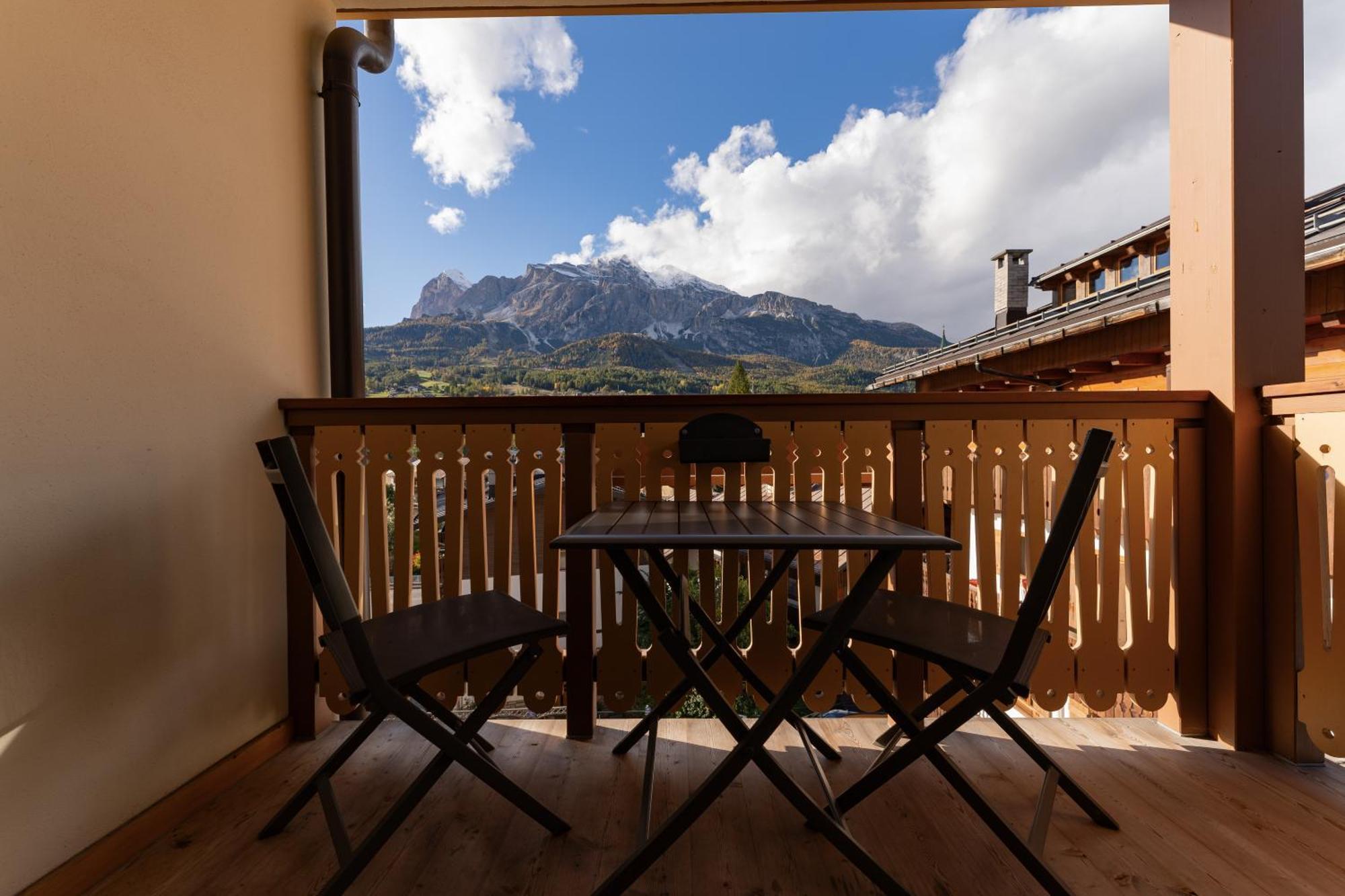 Hotel Villa Alpina ***S กอร์ตินาดัมเปซโซ ภายนอก รูปภาพ