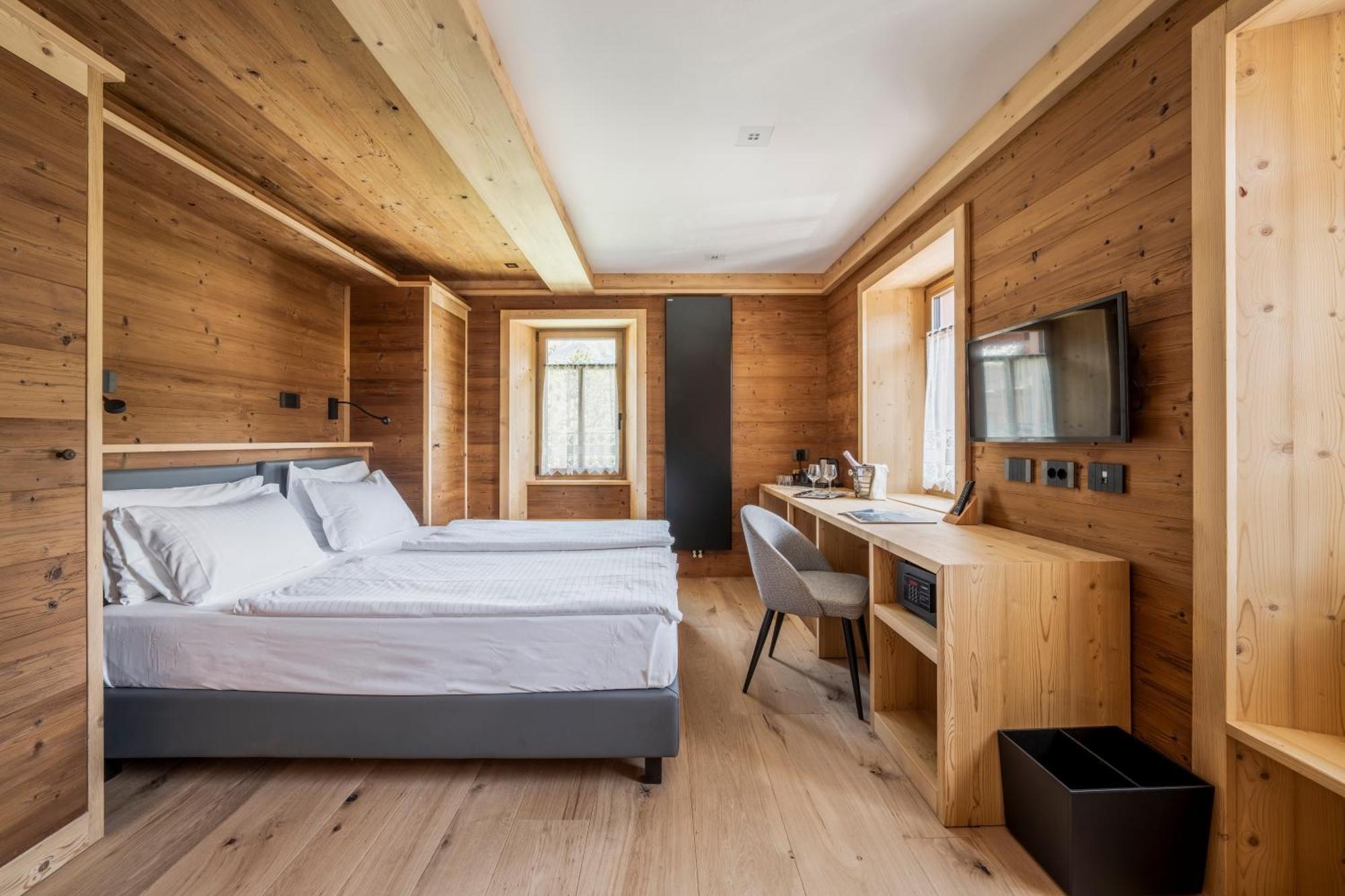 Hotel Villa Alpina ***S กอร์ตินาดัมเปซโซ ภายนอก รูปภาพ