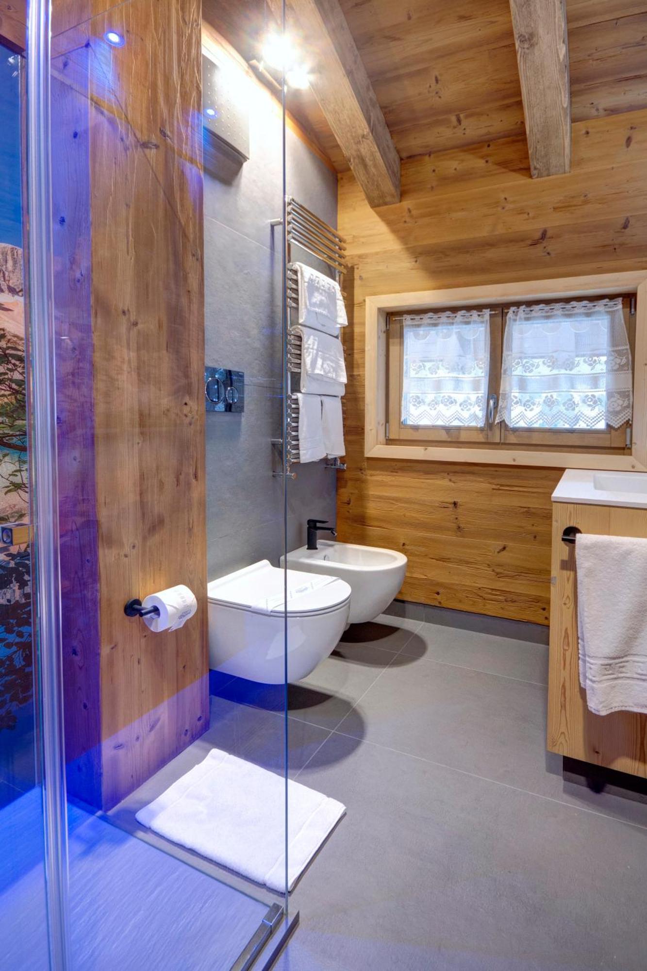 Hotel Villa Alpina ***S กอร์ตินาดัมเปซโซ ภายนอก รูปภาพ