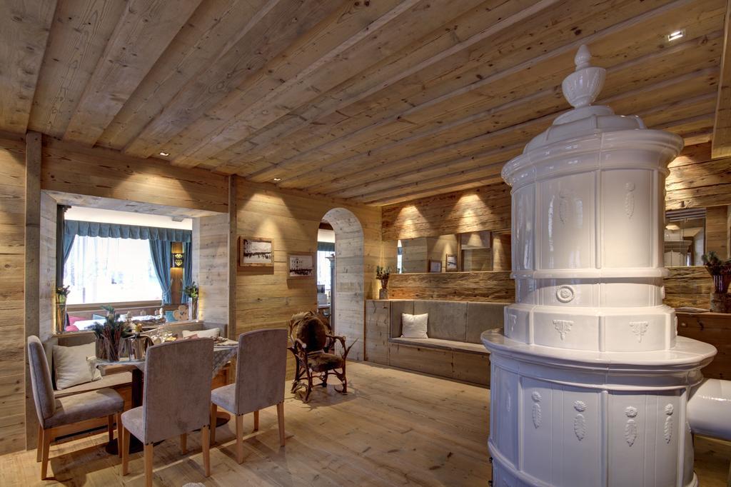 Hotel Villa Alpina ***S กอร์ตินาดัมเปซโซ ภายนอก รูปภาพ