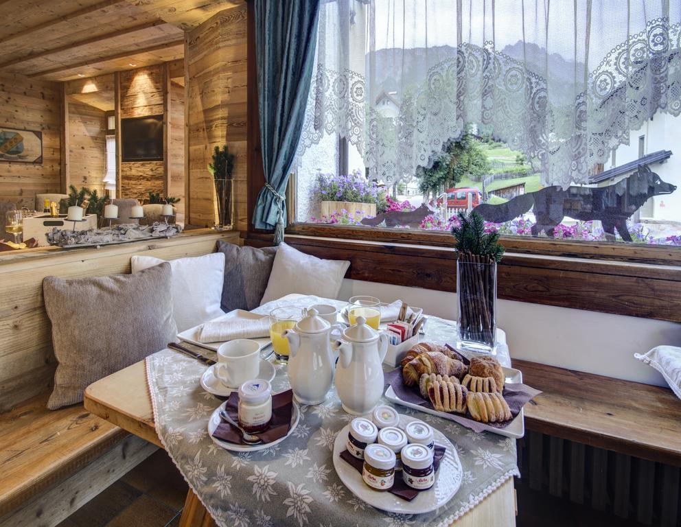 Hotel Villa Alpina ***S กอร์ตินาดัมเปซโซ ภายนอก รูปภาพ