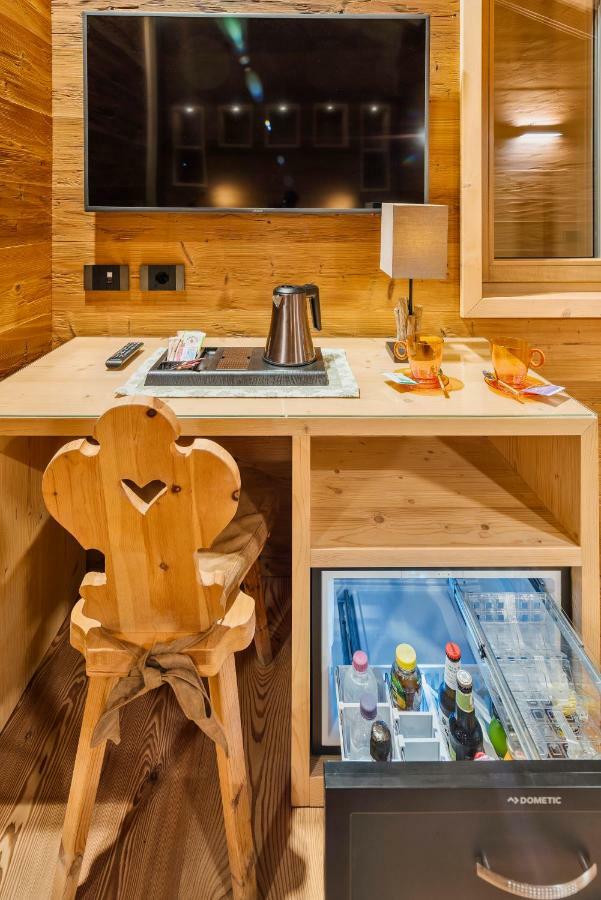 Hotel Villa Alpina ***S กอร์ตินาดัมเปซโซ ภายนอก รูปภาพ