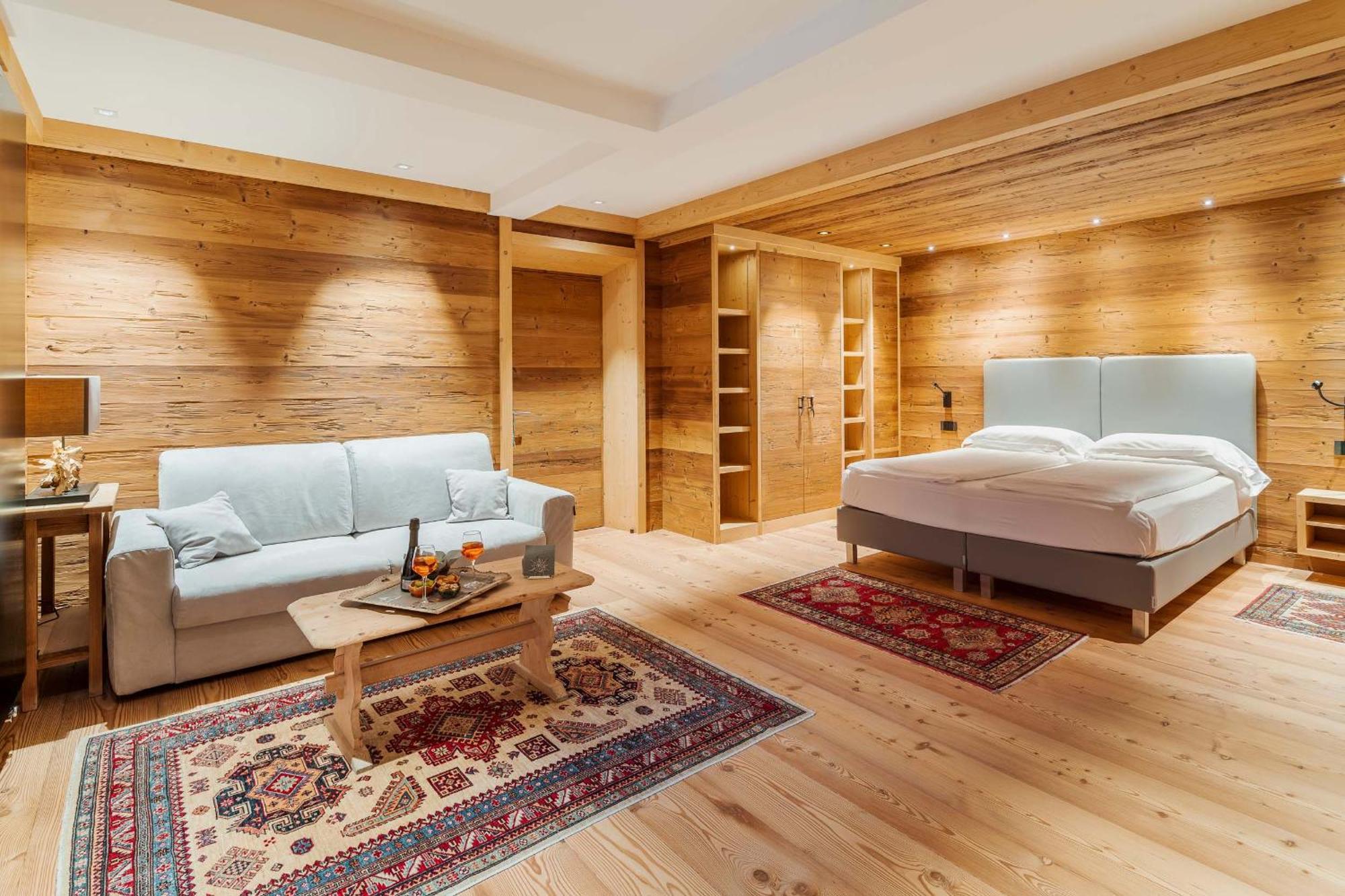 Hotel Villa Alpina ***S กอร์ตินาดัมเปซโซ ภายนอก รูปภาพ